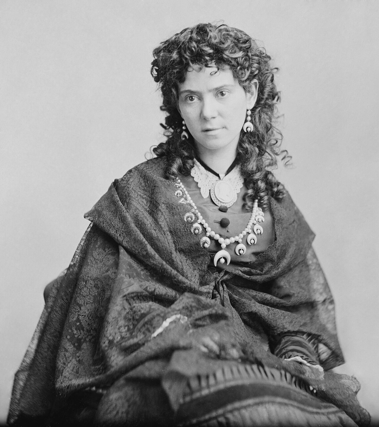 Vinnie Ream, 18, Wins Lincoln Statue Commission