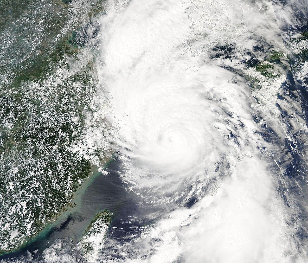Typhoon Rusa approaches the Korean Peninsula, bringing devastating winds and record-breaking rainfall to Korea