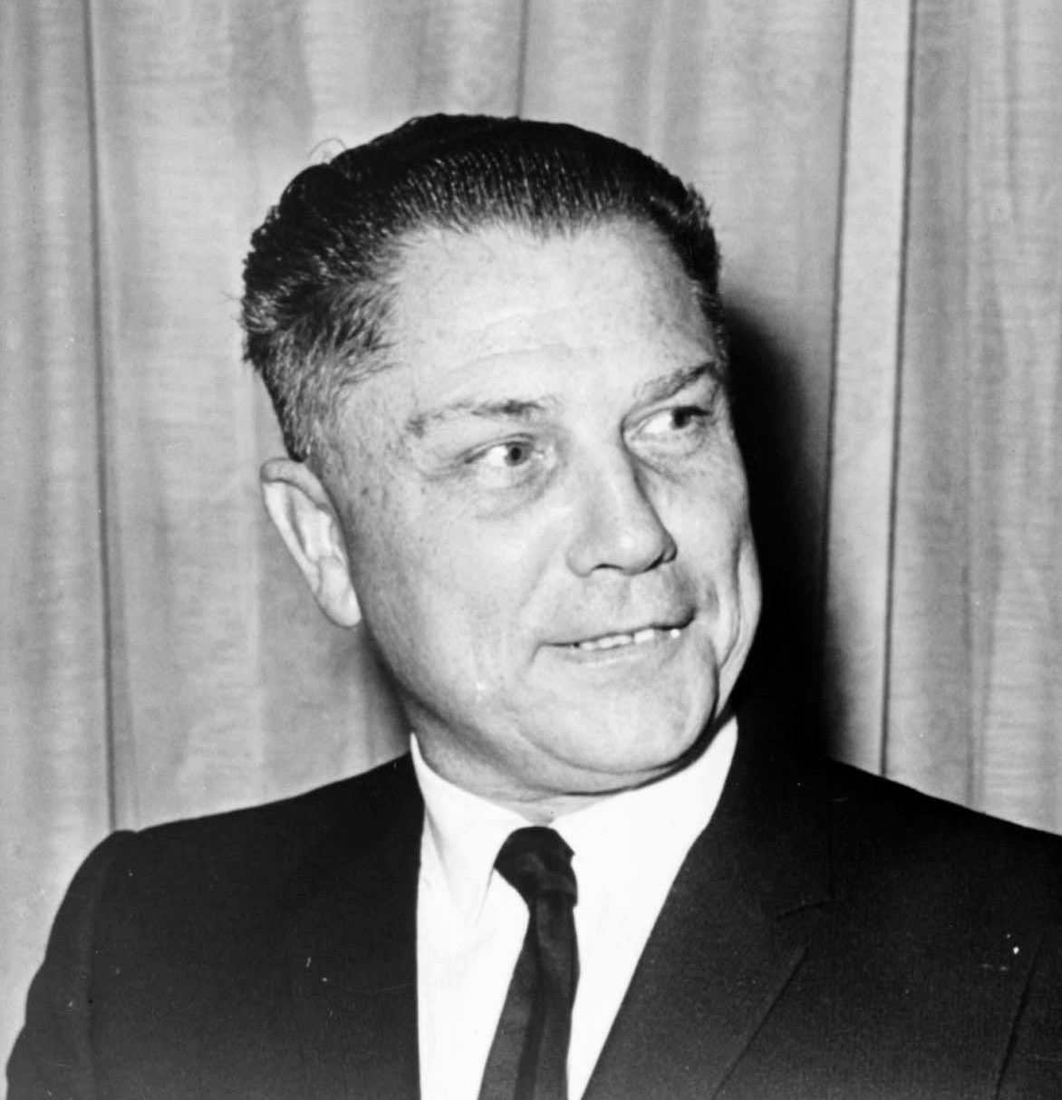 LABOR LEADER JIMMY HOFFA VANISHES NEAR DETROIT