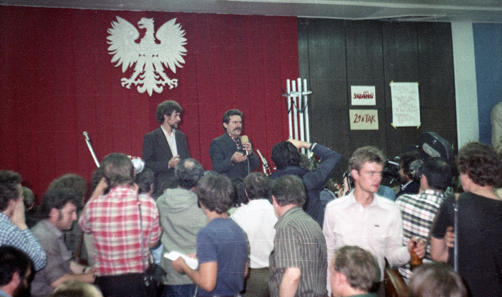 Lech Walesa speaks at the founding meeting of Solidarity in Gdansk