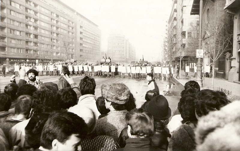 Ceaușescus Executed by Firing Squad After Rapid Military Tribunal
