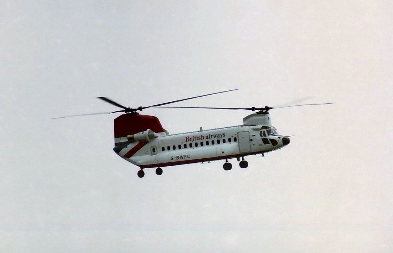 A British Airways-liveried Boeing 234 Chinook in flight
