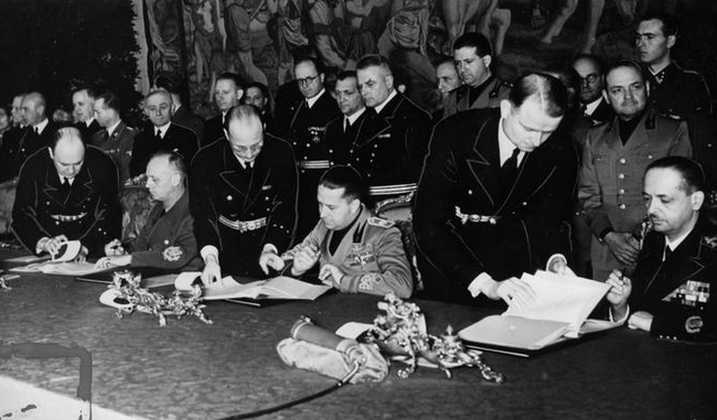 Representatives of Germany, Italy and Japan sign the Tripartite Pact in Berlin