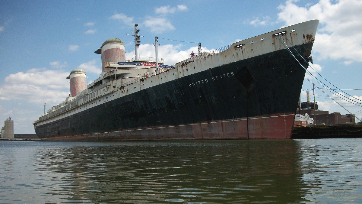 SS UNITED STATES SMASHES TRANSATLANTIC RECORD